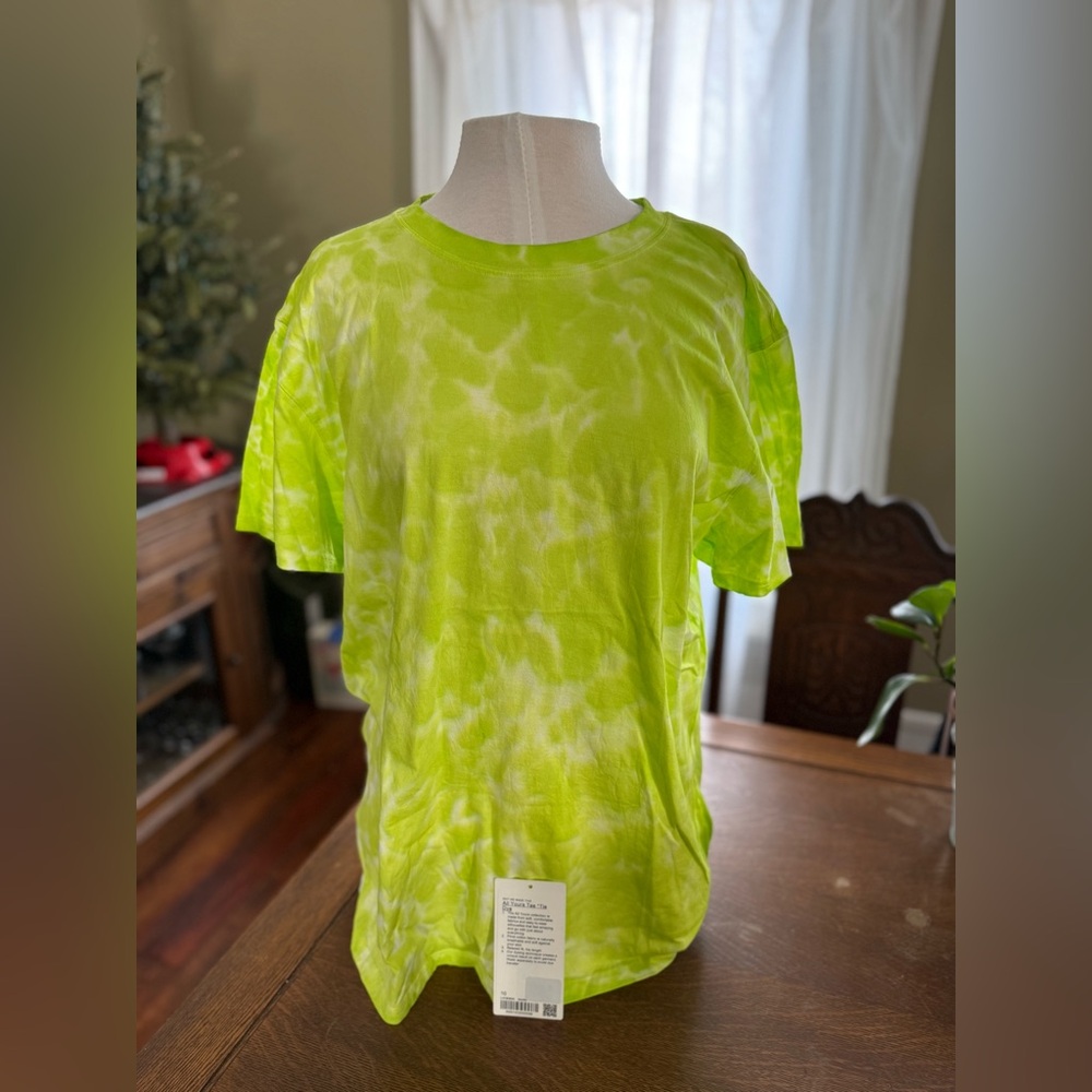 EUC lululemon All Yours Cotton T-Shirt - Size 10 - *Tie Dye - Eccentric Lime